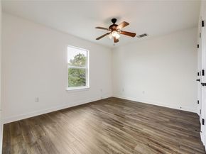 21825 Surrey LN, Lago Vista TX 78645