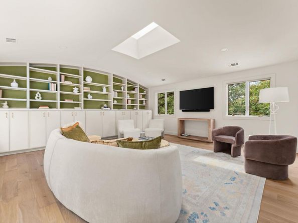 4622 Lake View DR, Austin TX 78731
