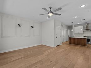 2827 Manor RD 2201, Austin TX 78722