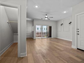 2827 Manor RD 2201, Austin TX 78722