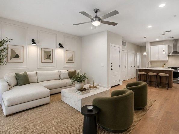 2827 Manor RD 2201, Austin TX 78722