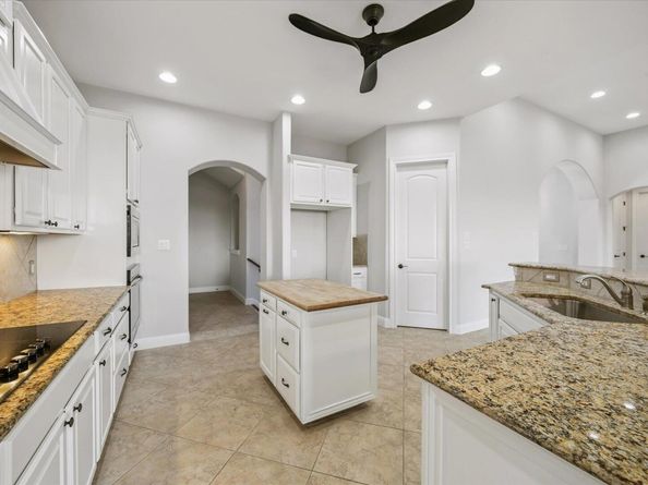 17813 Kingfisher Ridge DR, Lago Vista TX 78645