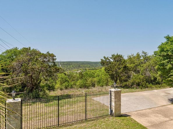 6611 Yaupon DR, Austin TX 78759