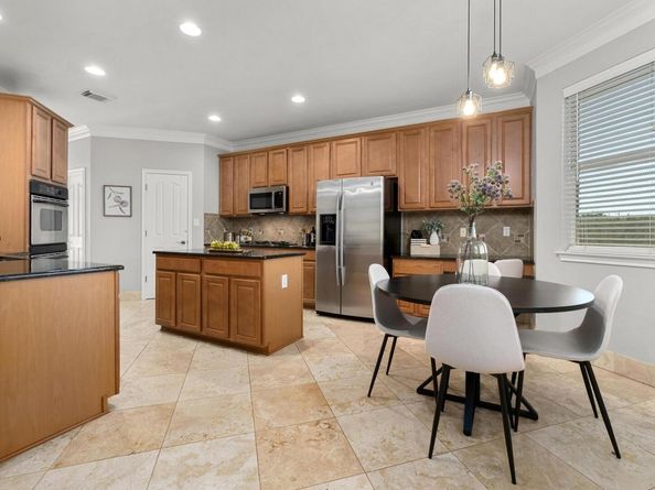 6611 Yaupon DR, Austin TX 78759