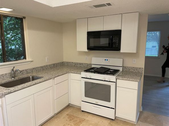 1038 Wisteria TRL, Austin TX 78753