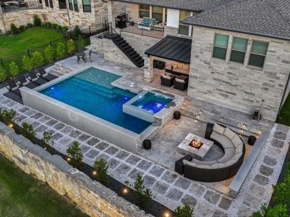 402 San Donato DR, Austin TX 78738