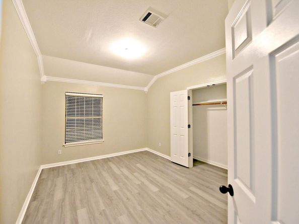 1933 Chasewood DR, Austin TX 78727