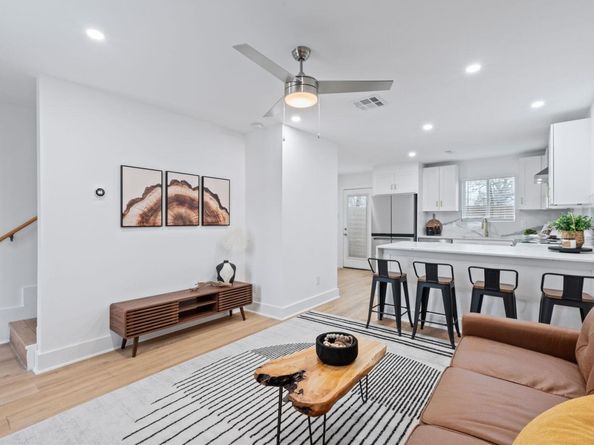 2706 Wheless LN 502, Austin TX 78723