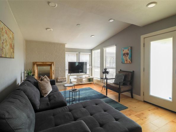 909 Reinli ST 221, Austin TX 78751