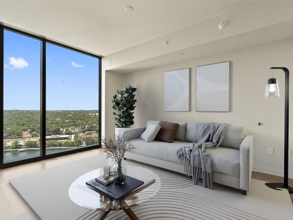 44 East Ave 2011, Austin TX 78701
