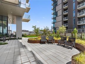 44 East Ave 2011, Austin TX 78701