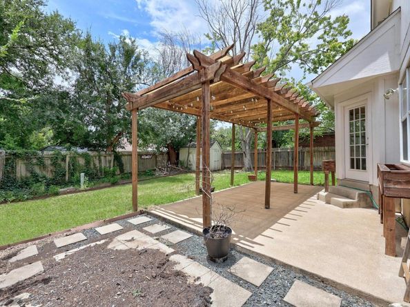 8305 Hillrock DR, Round Rock TX 78681