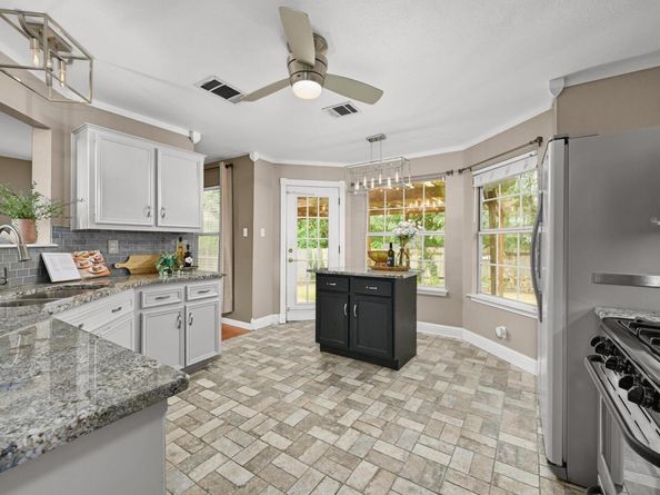 8305 Hillrock DR, Round Rock TX 78681