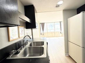 1800 Lavaca ST 705, Austin TX 78701