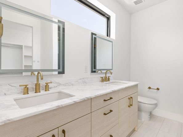 802 Philco DR 2, Austin TX 78745