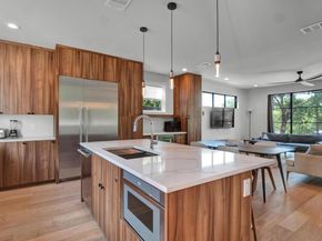 1914 E 8th ST, Austin TX 78702