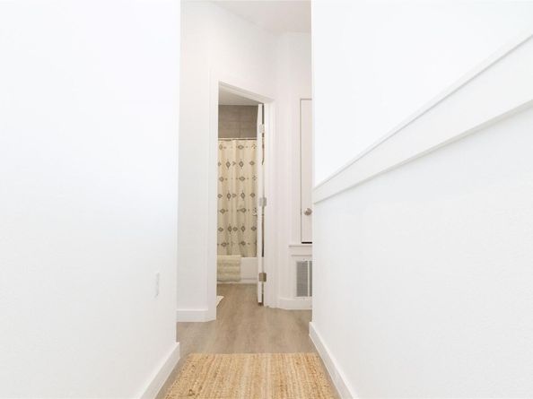 12500 Lamppost LN 16, Austin TX 78727
