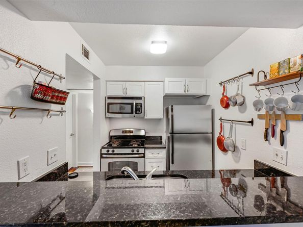 2020 S Congress Ave 2213, Austin TX 78704