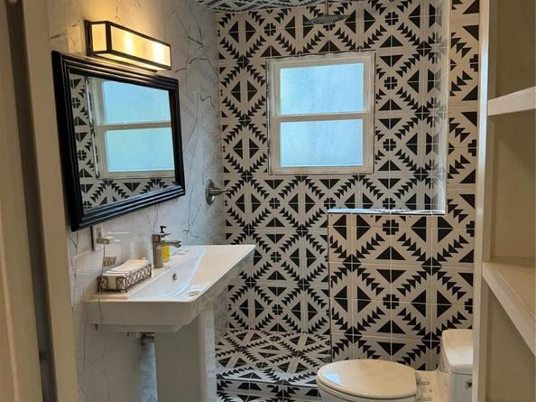 1308 Navasota ST, Austin TX 78702