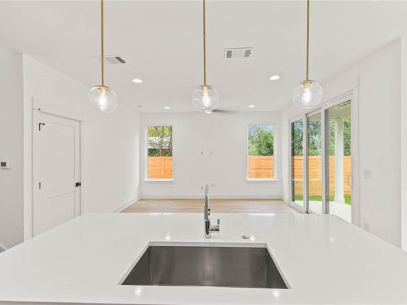 3321 Hemlock Ave 2, Austin TX 78722