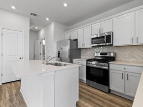 2204B Cornfield DR, Pflugerville TX 78660