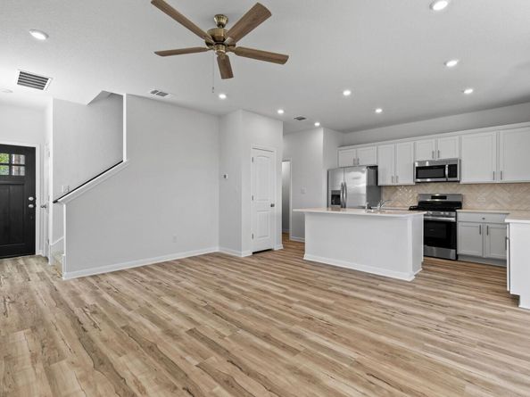 2204B Cornfield DR, Pflugerville TX 78660