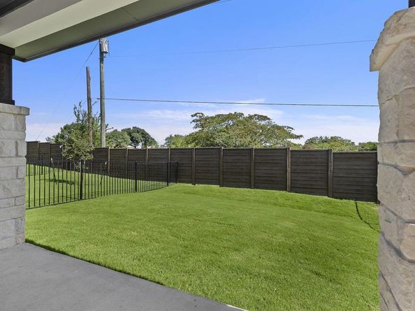 2204B Cornfield DR, Pflugerville TX 78660