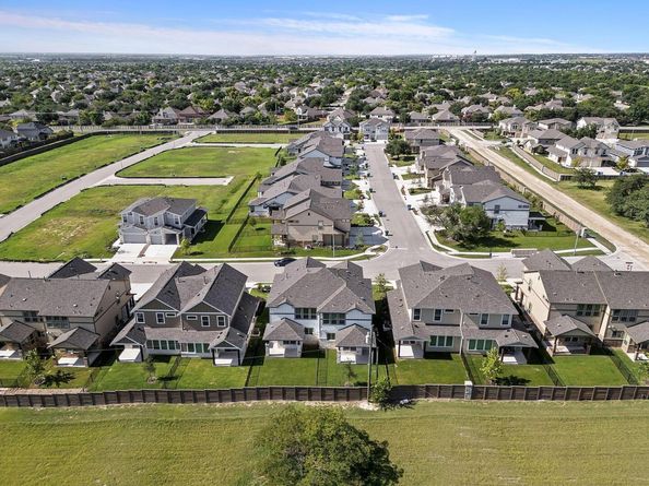 2204B Cornfield DR, Pflugerville TX 78660