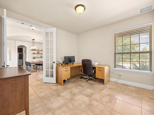 106 Tonkawa TRL W, Austin TX 78738