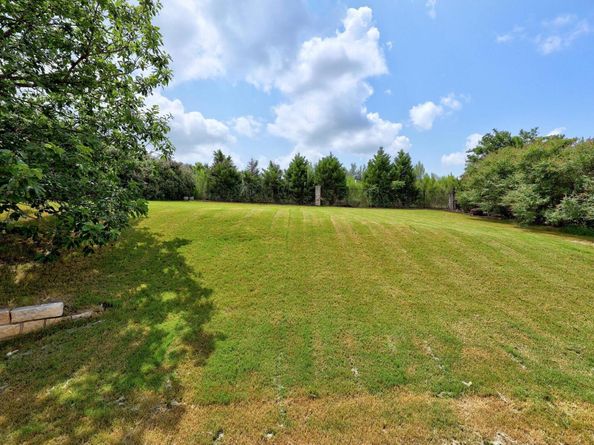106 Tonkawa TRL W, Austin TX 78738