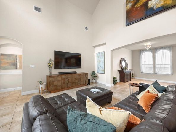 106 Tonkawa TRL W, Austin TX 78738