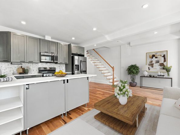 286 Halladay St, Jersey City NJ 07304