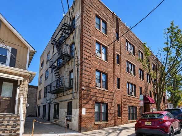 1100 83rd St C3, North Bergen NJ 07047
