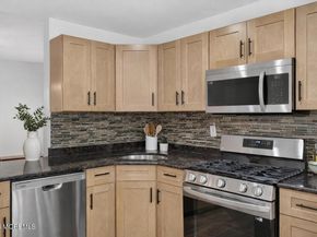 28 Willow St, Bayonne NJ 07002
