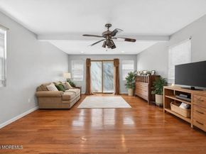 28 Willow St, Bayonne NJ 07002