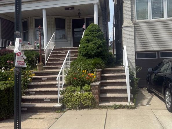 121 West 6th St, Bayonne NJ 07002