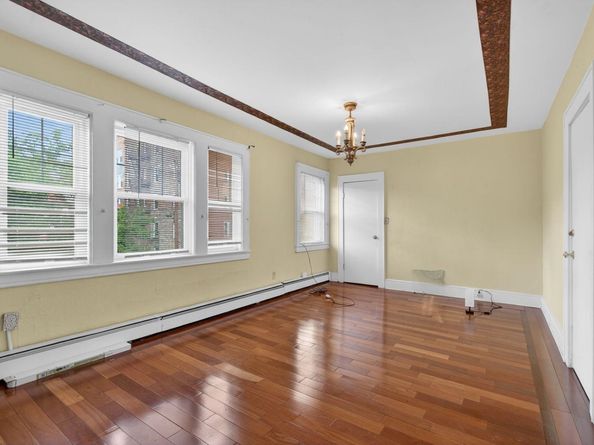 20 75th St, North Bergen NJ 07047