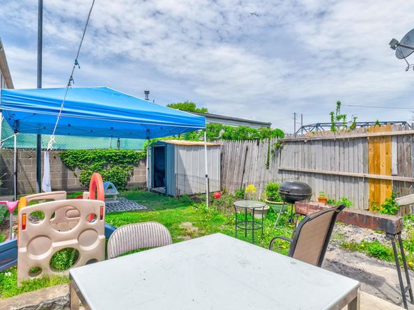 77 Wallis Ave, Jersey City NJ 07306