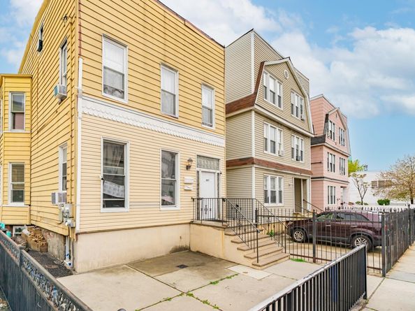 307 Old Bergen Rd, Jersey City NJ 07305-2715