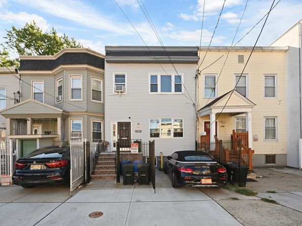220 Delaware Ave, Jersey City NJ 07306
