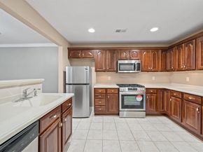 4 Boatworks Dr, Bayonne NJ 07002