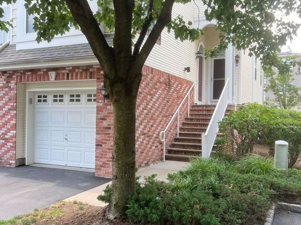 24 Marina Dr, Bayonne NJ 07992