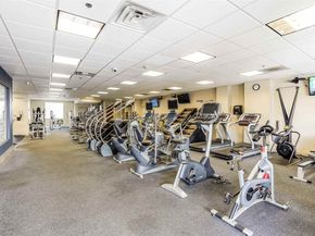 207 Shearwater Ct West 31, Jersey City NJ 07305