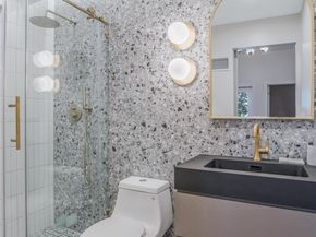 3 Bonn Pl 1, Weehawken NJ 07086