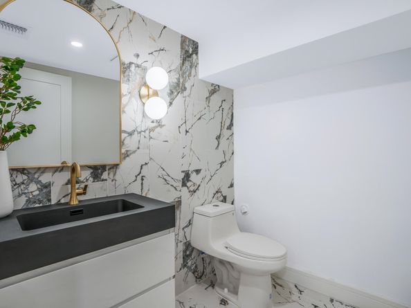 3 Bonn Pl 1, Weehawken NJ 07086