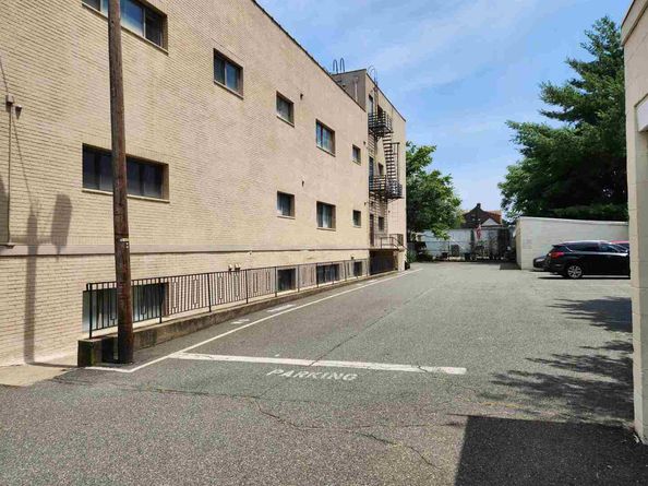 86 West 33rd St 207, Bayonne NJ 07002