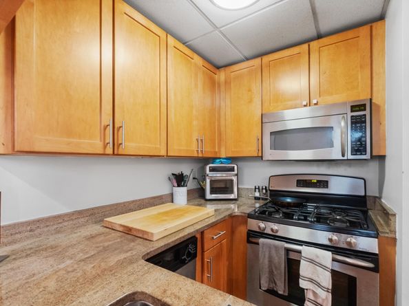 187 Wayne St 207C, Jersey City NJ 07302