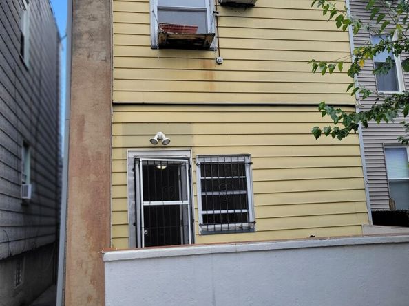337 Summit Ave, Jersey City NJ 07306