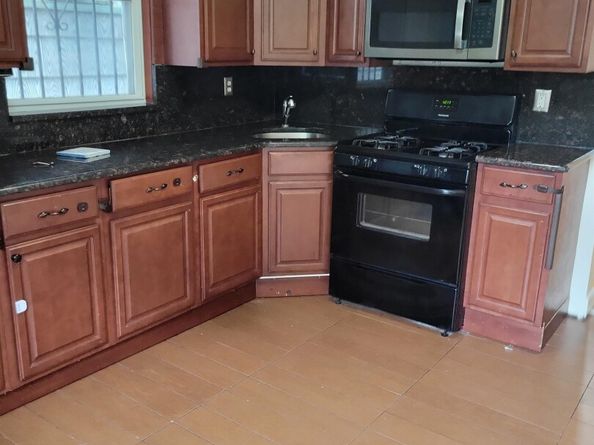 337 Summit Ave, Jersey City NJ 07306