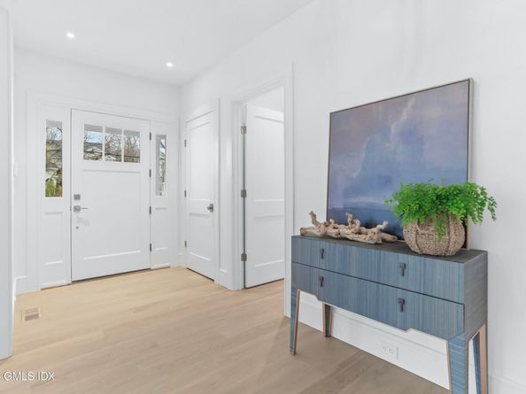 2 Potter Drive, Old Greenwich CT 06870